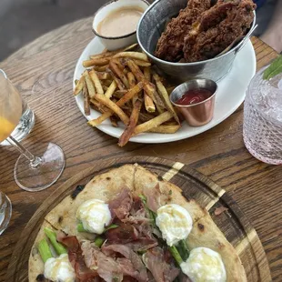 Prosciutto and asparagus pizza and fried chicken