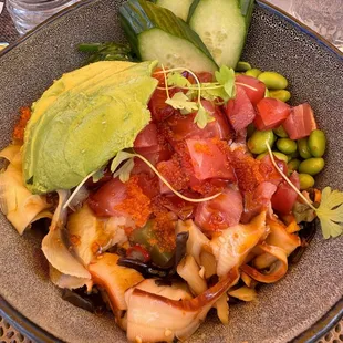 Ahi tuna poke, no kimchee. Very good!