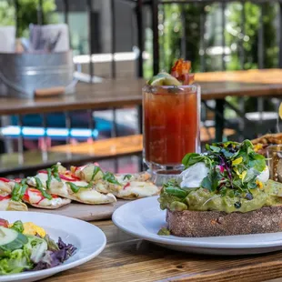 Brunch - Rooftop, bloody mary, mimosa