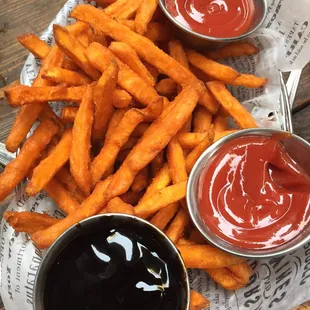 Sweet potato fries with balsamic reduction