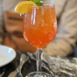 Aperol spritzer