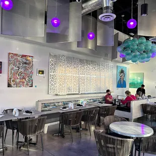 Dining room.
