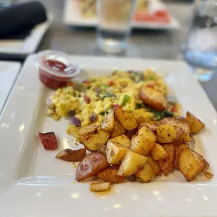 Tofu scramble &amp; breakfast potatoes