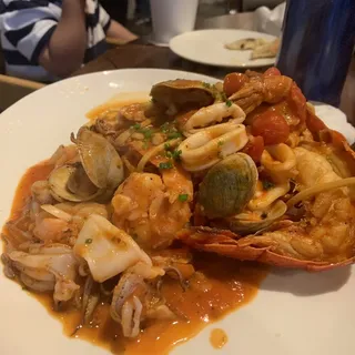 Tagliolini Ai Frutti di Mare