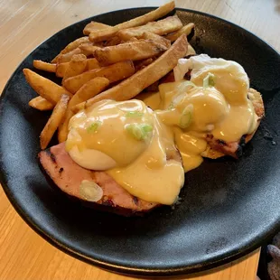 Woodlake Benedict