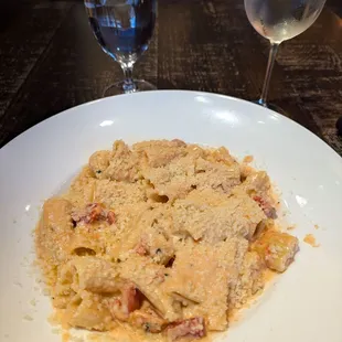 Build your own: rigatoni with vodka sauce.