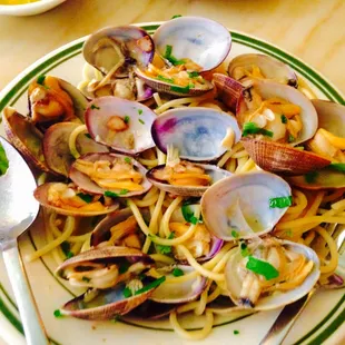 Linguine Vongole. Sooo savory!!