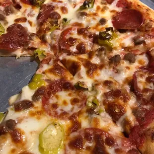Meat pizza with peppers
