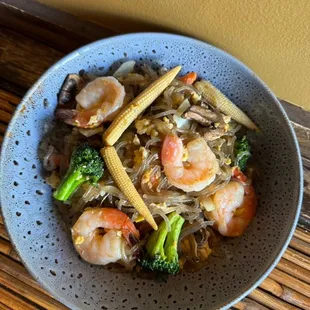 Pad Woon Sen with shrimp.