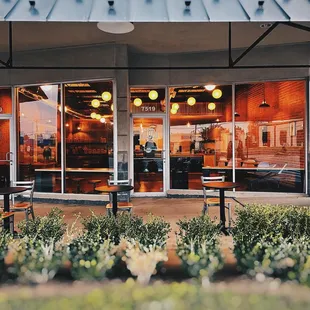 the outside of a coffee shop