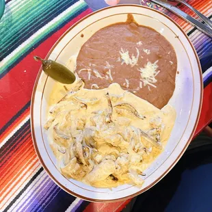 Pollo a la crema con frijoles