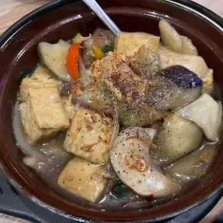 VEGAN BRAISED EGGPLANT, TOFU & MUSHROOM - U H KHO NM