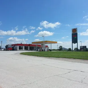 Front of Shell gas station