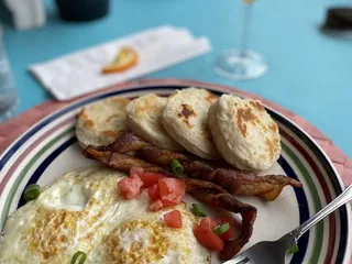 The Breeze Waterfront Cafe