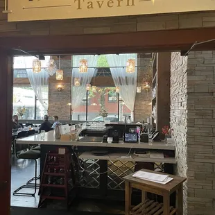 the entrance to taylor street tavern