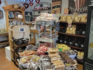 Rancho Ravari Almonds & Gifts