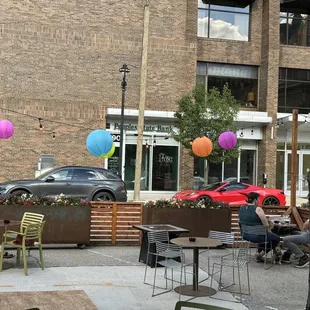 Patio; well-behaved leashed dog/pup friendly