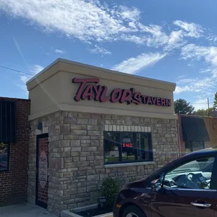 the outside of the restaurant