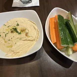 Hummus and veggies