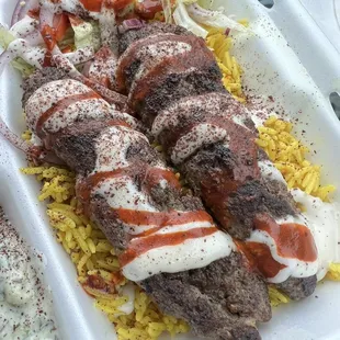 Beef kebab over rice (Plate)