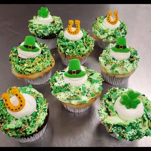 Custom cupcakes St Patrick&apos;s Day