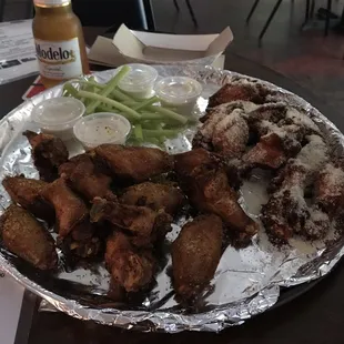 25 wing platter