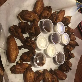 Presentation of 25 wings