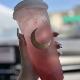 Strawberry Ade / Sparkling $6.88 A refreshing blend of strawberries with sparkling water.