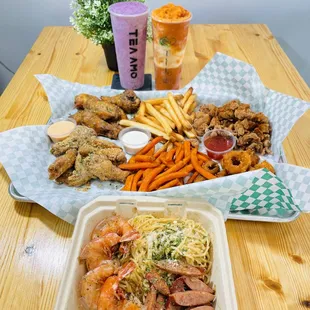 Wings
Fries
Sweet potato fries
Popcorn chicken
Garlic noodles with Cajun shrimp and Spicy sausages