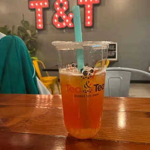 Strawberry peach tea with lychee jelly