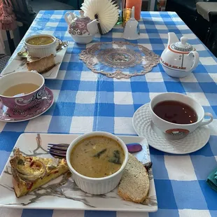 Creamy chicken soup with pumpkin gnocchi. Autumn quiche with pumpkin, tomatoes, and rosemary. Oolong tea (right) and mint tea (left).