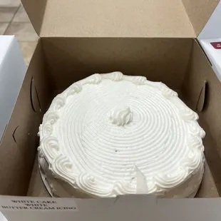 White cake