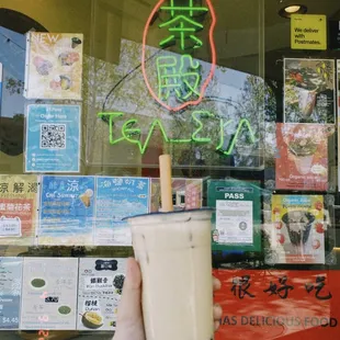 Jasmine Milk Tea with boba