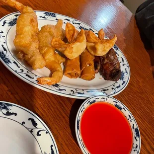 Appetizer plate - fried shrimp, Vegetable Egg Roll, wontons, fried chicken