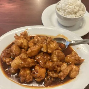 General Tsao with steamed rice, very good and cooked just right.