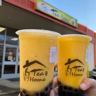 Passion fruit smoothie with boba