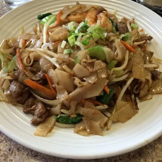 Combination Chow Fun