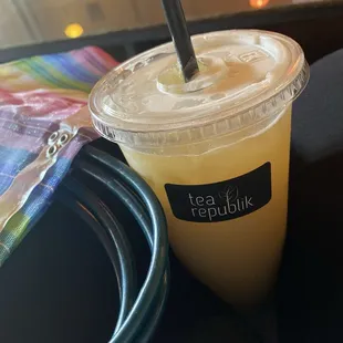 Iced to-go beverage