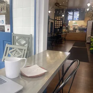 Quiet window workspace