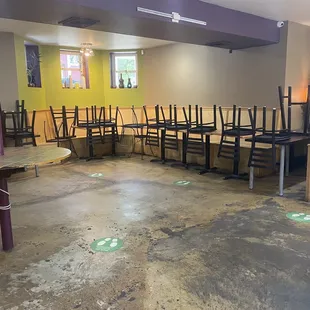 No indoor seating due to covid