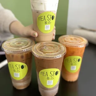 Thai coffee (x2), Thai tea, Oreo milk tea