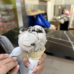 1 scoop Oreo