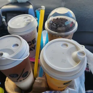 Taro with boba
 Hazelnut latte
 Mango Pomelo smoothie
 Oreo milk tea