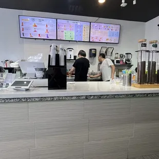 Great workers and get a peak of their variety of drinks !