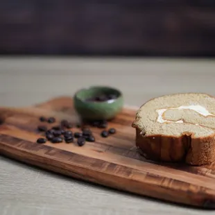Mocha roll cake