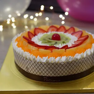 Fresh fruit cake