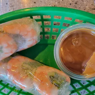 Pork and shrimp spring roll.