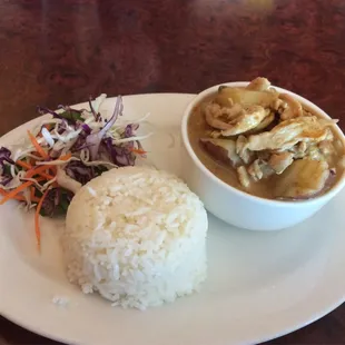 Mussaman curry with chicken as protein choice