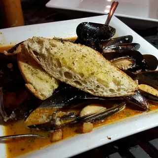 Pan Roasted Mussels