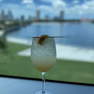 St. Pete Peach spritz